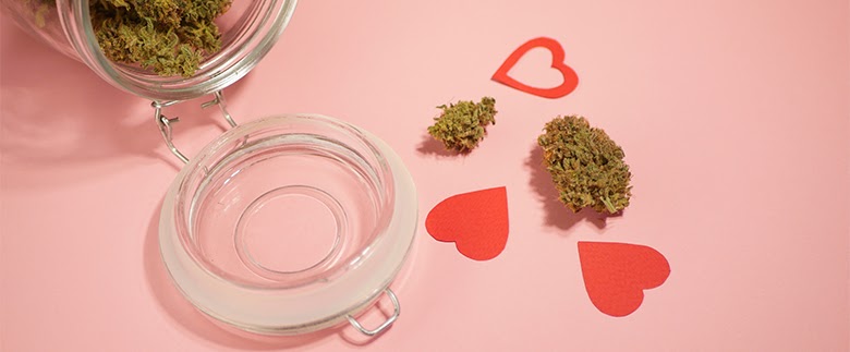 Stoner Gifts: 10 Valentine’s Day Gifts for Your Stoner Girlfriend/Boyfriend in 2026