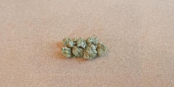 eight-of-weed